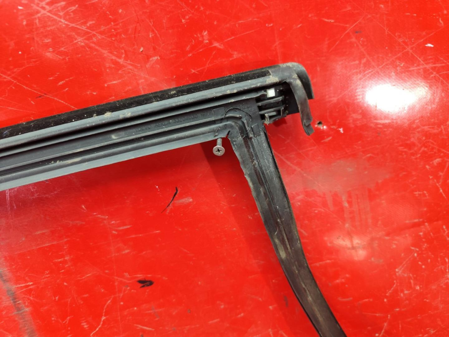 Уплотнитель двери