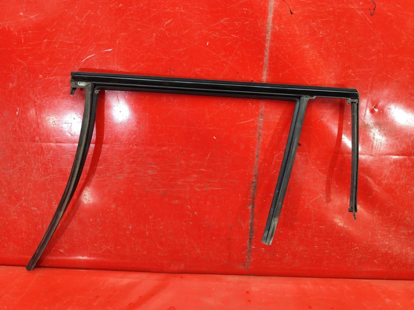 Уплотнитель двери