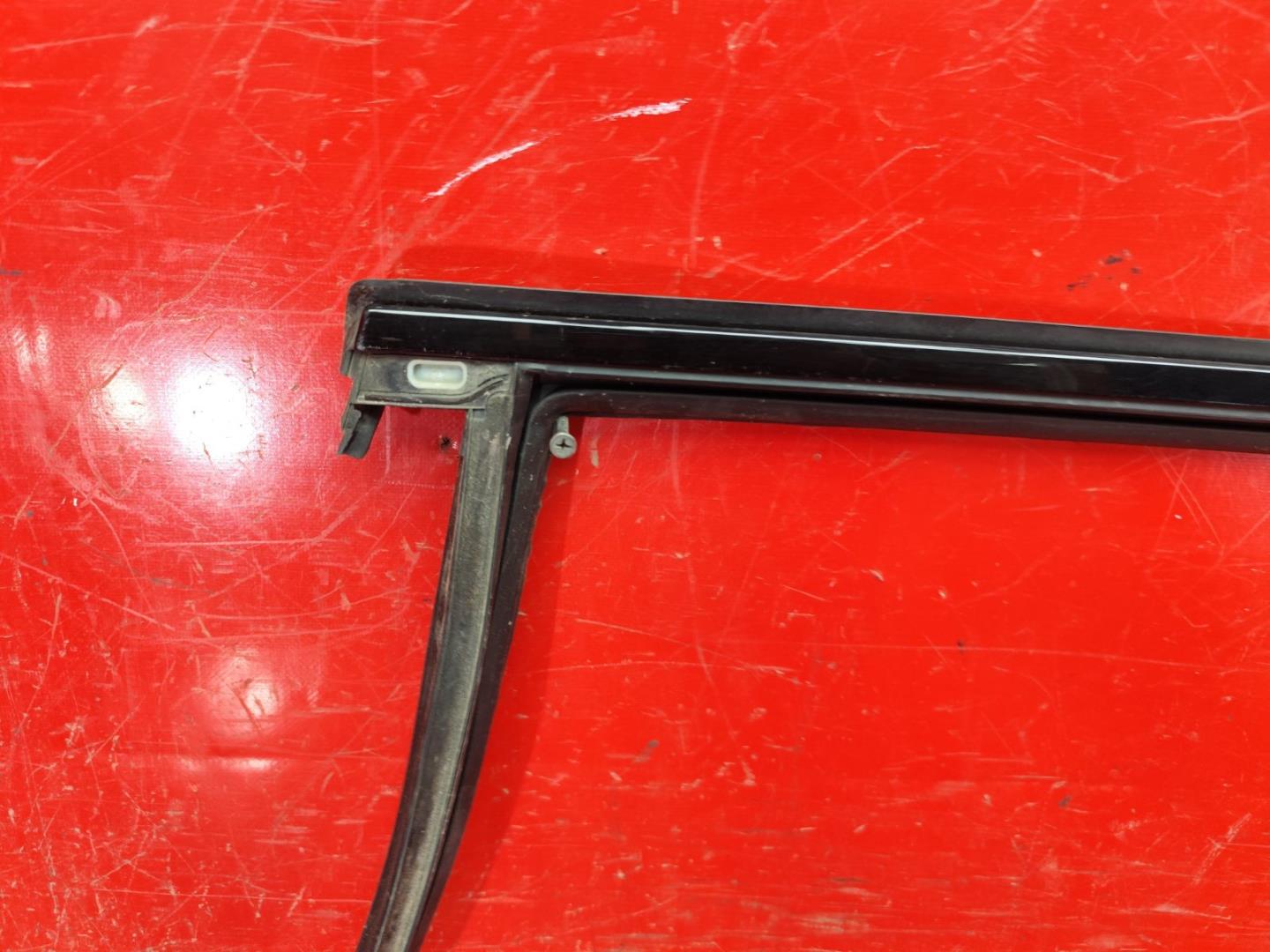 Уплотнитель двери