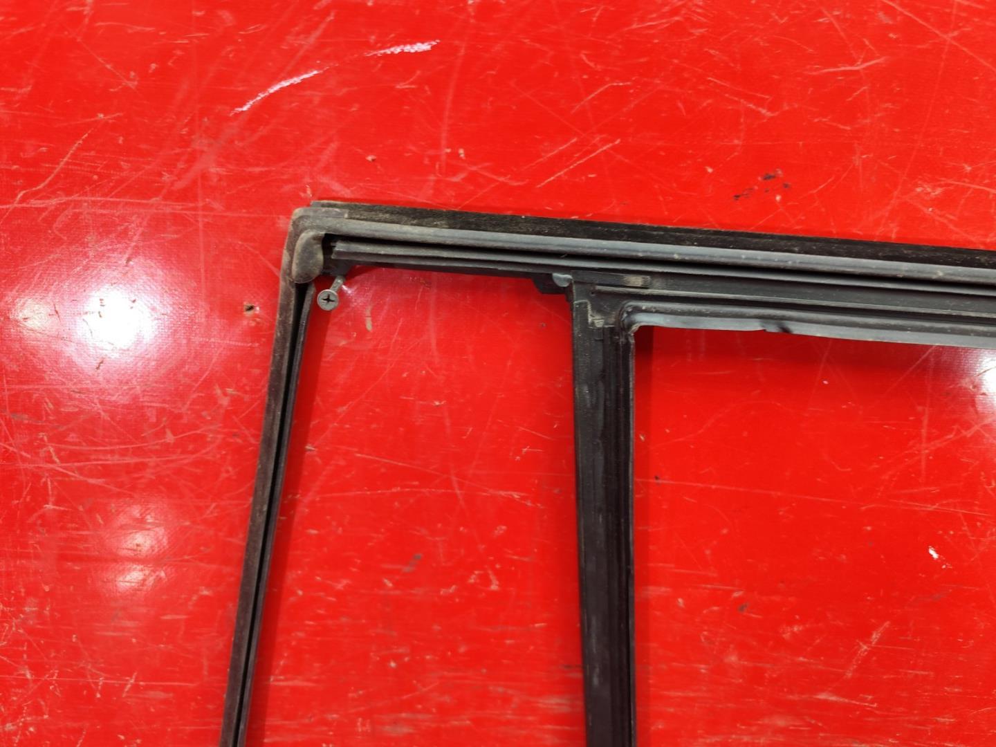 Уплотнитель двери