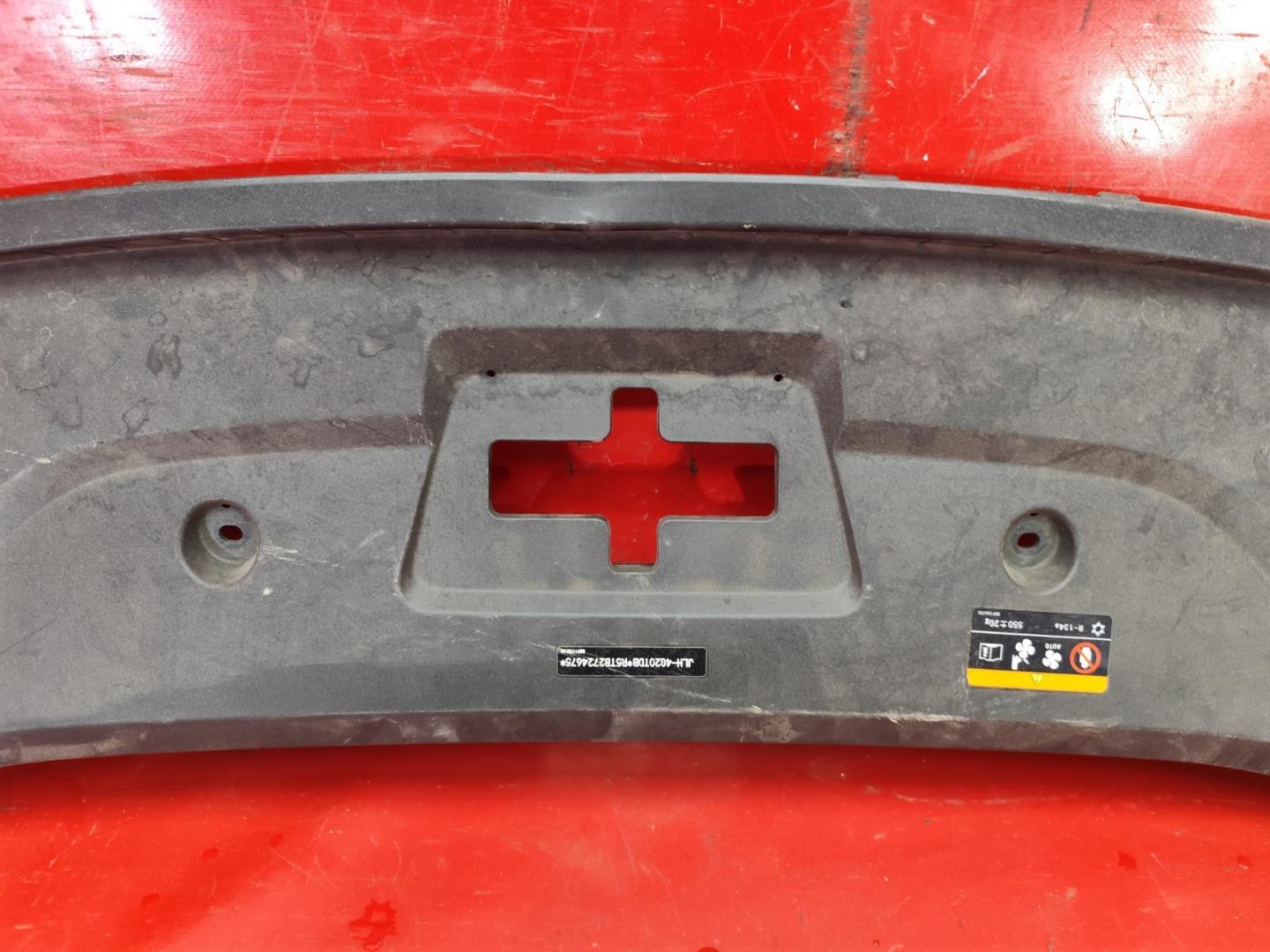 Кожух замка капота