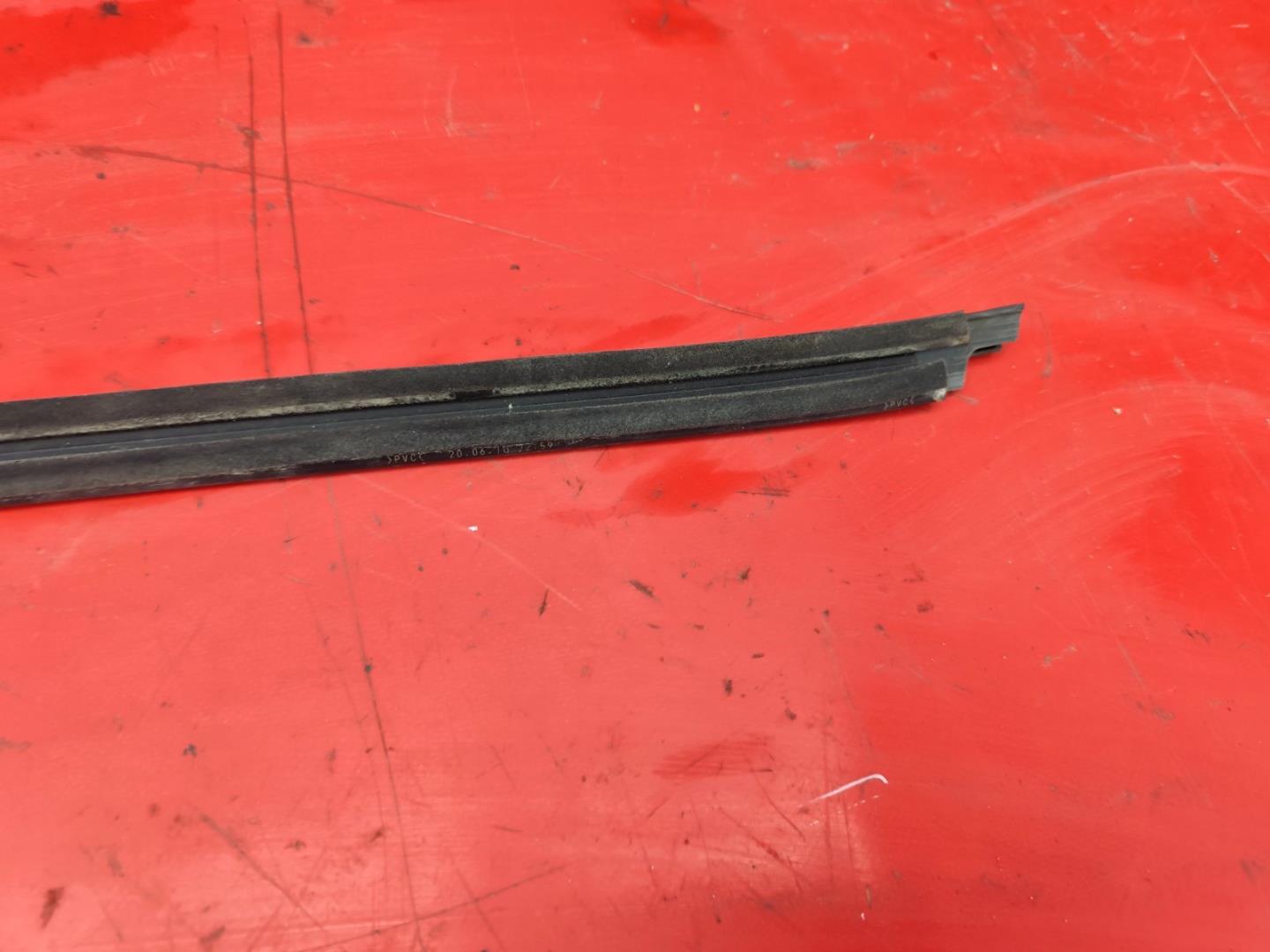 Молдинг двери