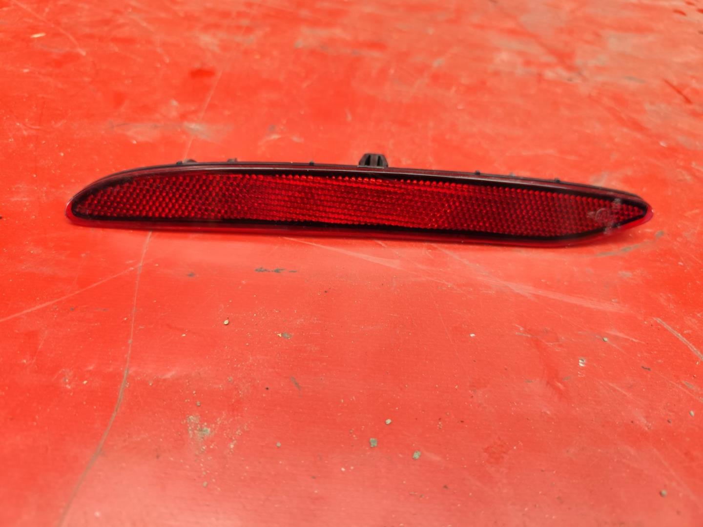 Отражатель в бампер