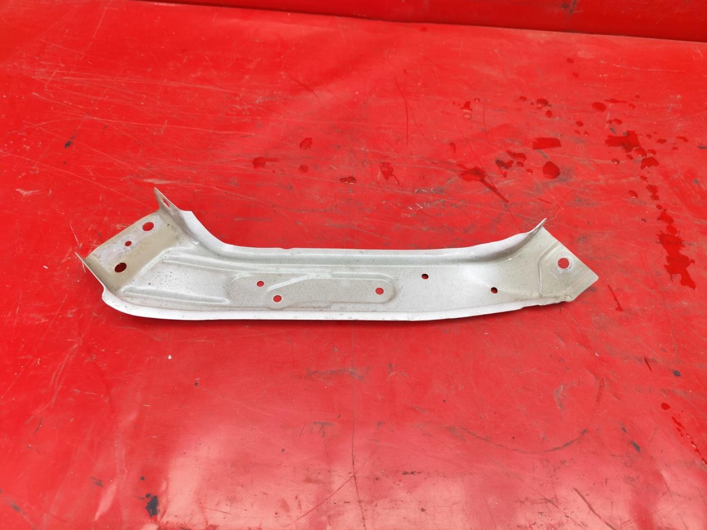 Кронштейн крепежный вспомогательный (разного назначения)