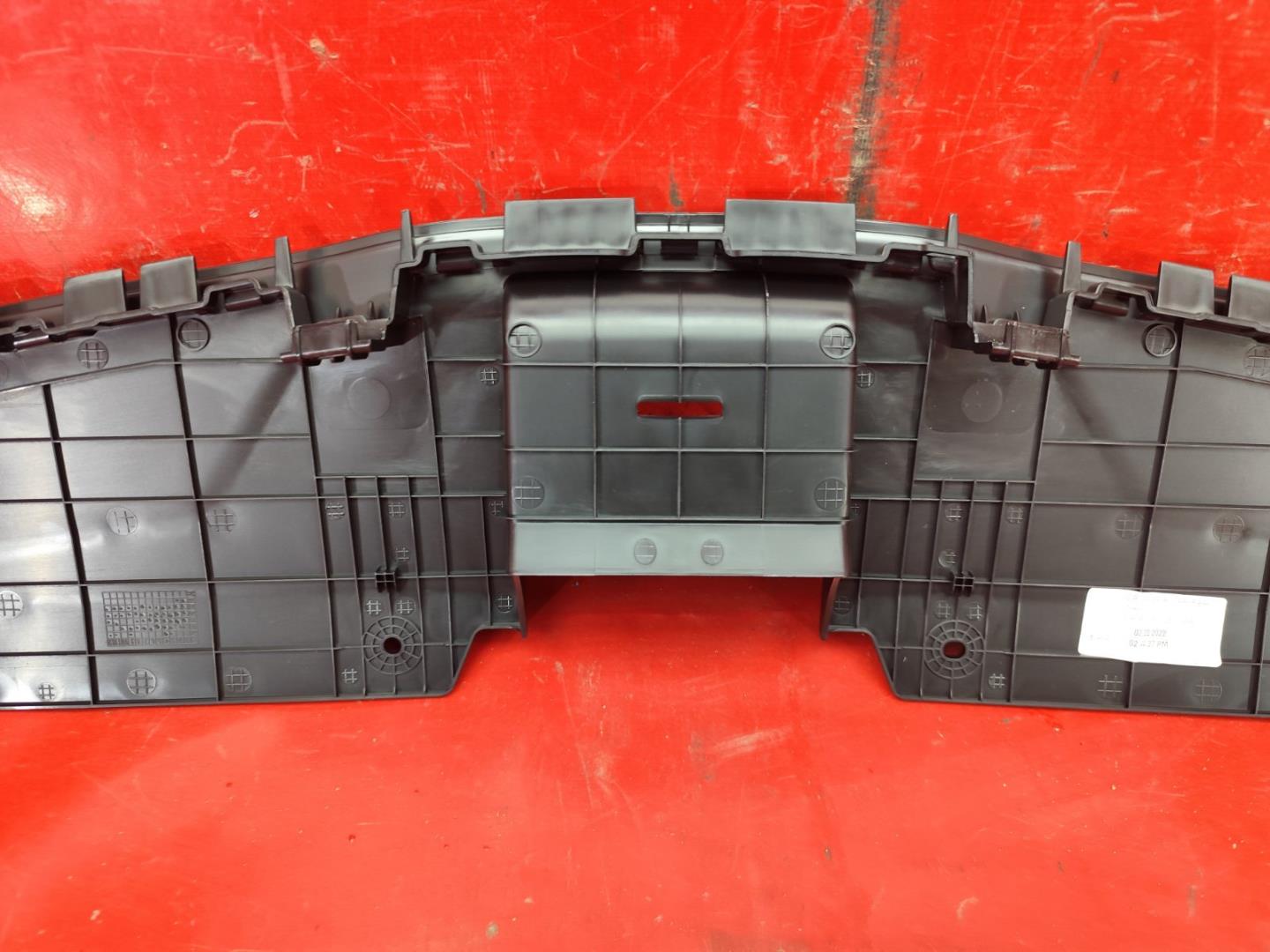 Кожух замка капота