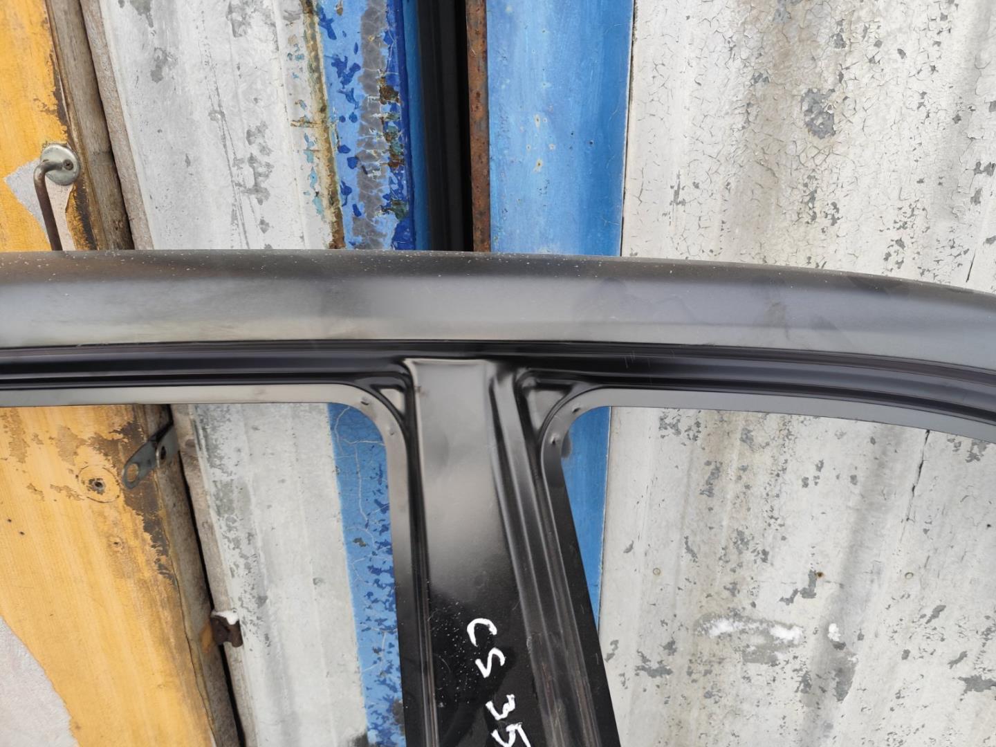 Кузовной элемент