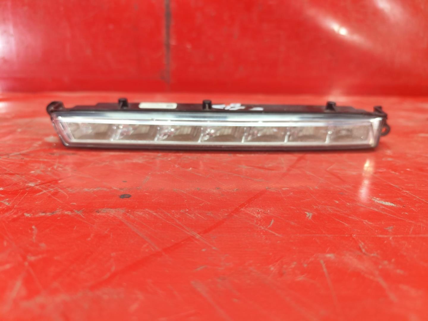 Фара дневного света (ходовые огни)