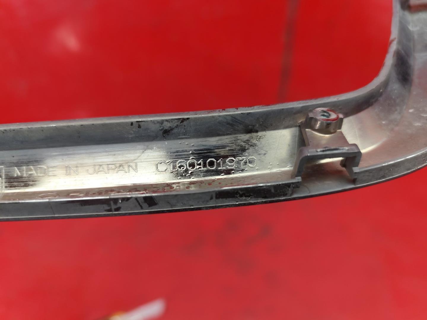 Накладка на решетку радиатора