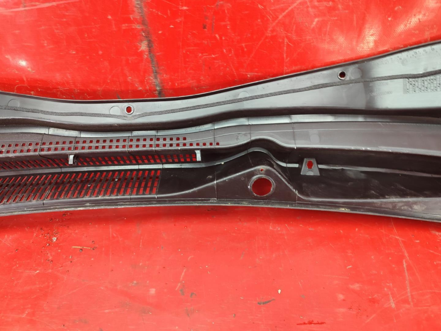 Решетка стеклоочистителей (Жабо)