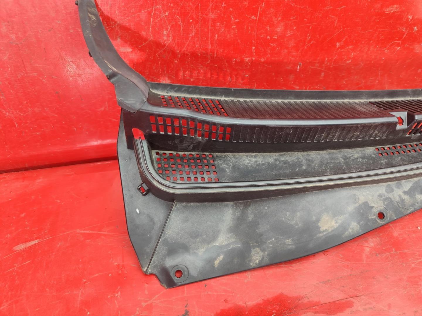 Решетка стеклоочистителей (Жабо)