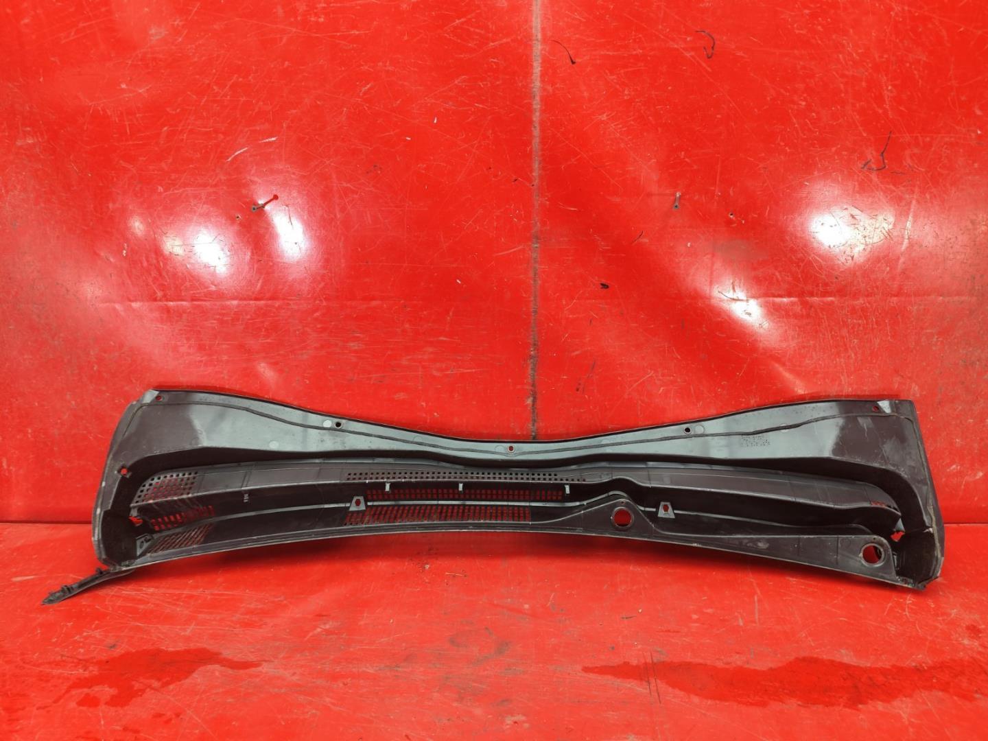 Решетка стеклоочистителей (Жабо)