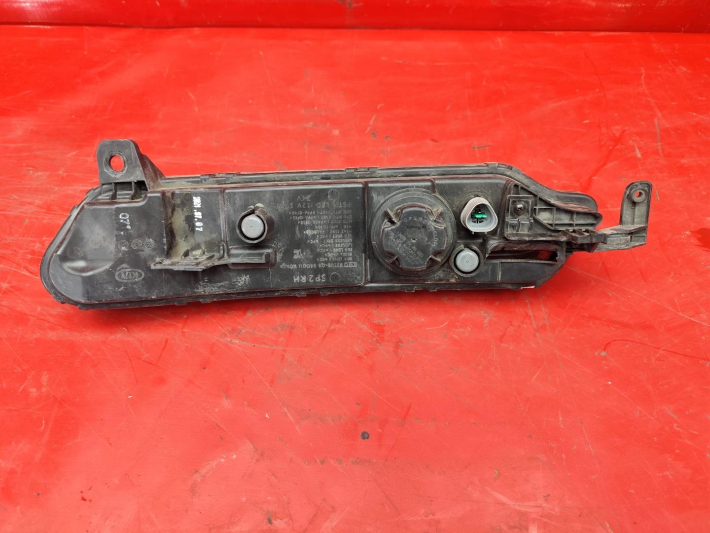 Фара дневного света (ходовые огни)