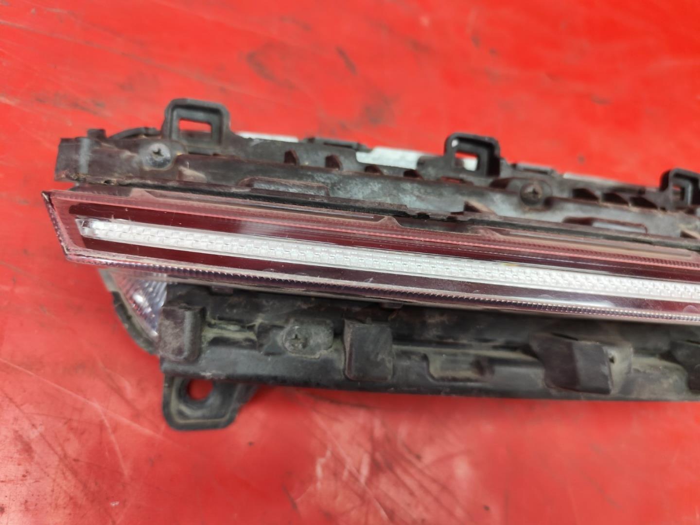 Фара дневного света (ходовые огни)