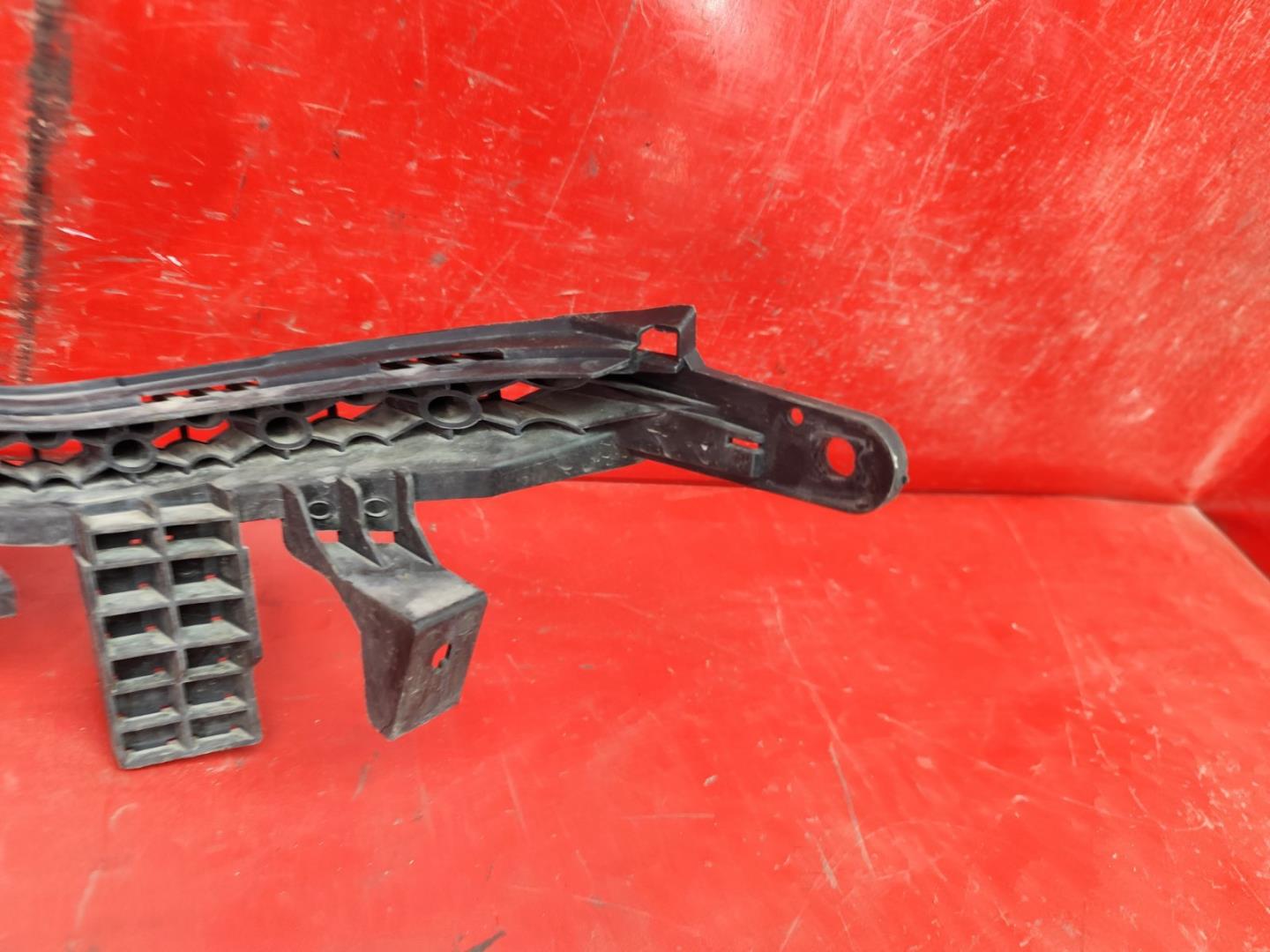 Кронштейн крепления фары