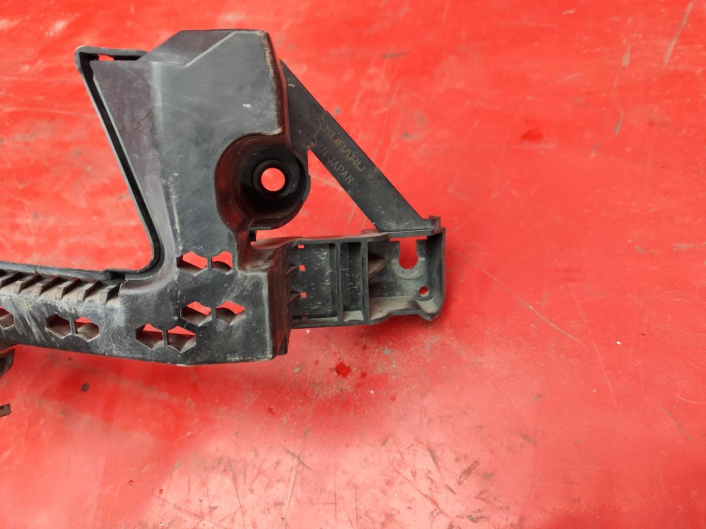 Кронштейн крепления фары