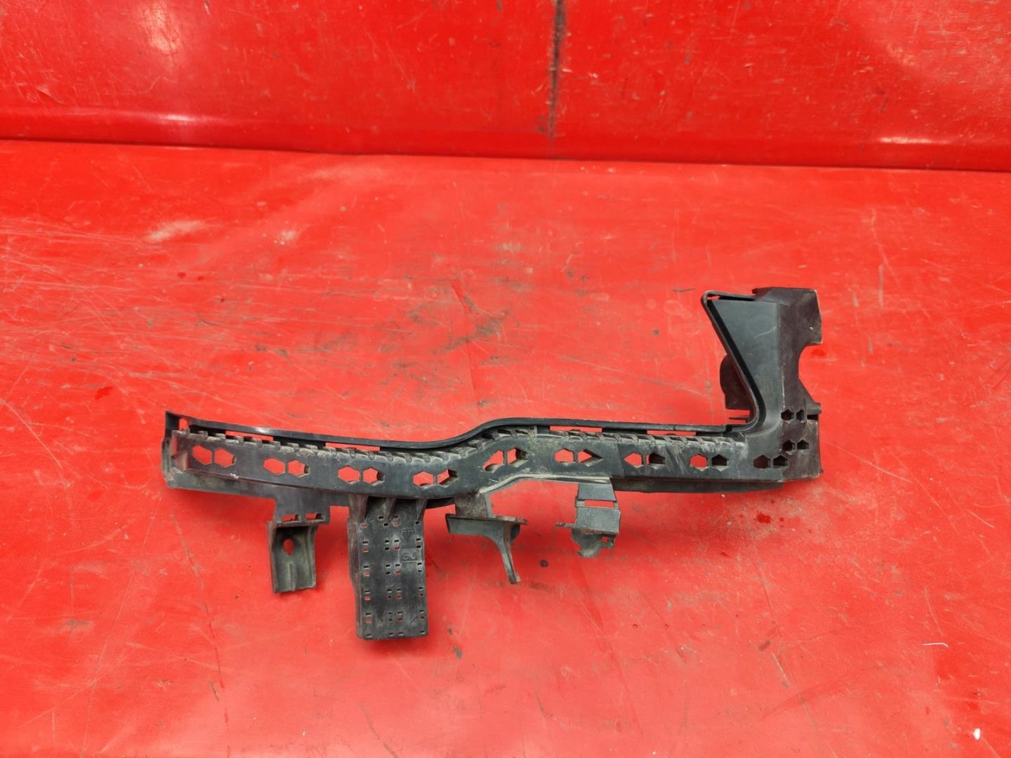 Кронштейн крепления фары