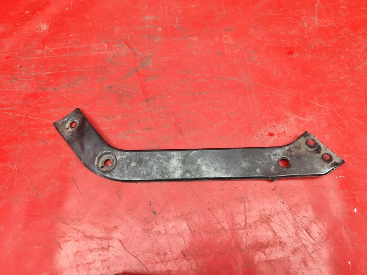 Кронштейн крепежный вспомогательный (разного назначения)