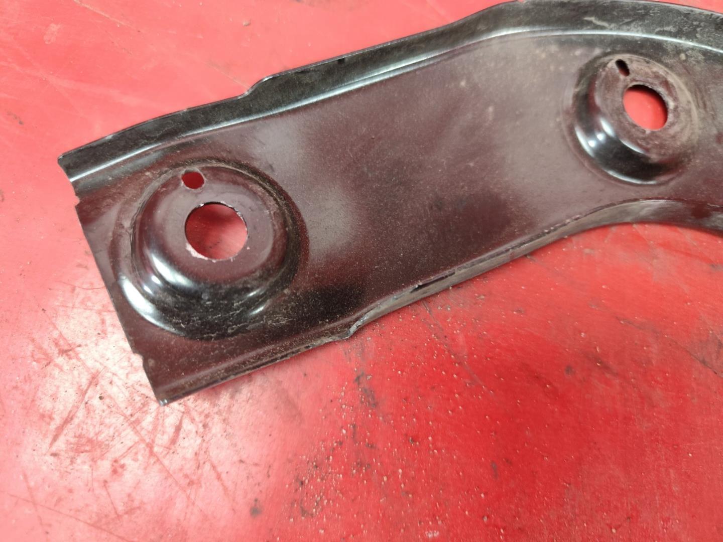 Кронштейн крепежный вспомогательный (разного назначения)