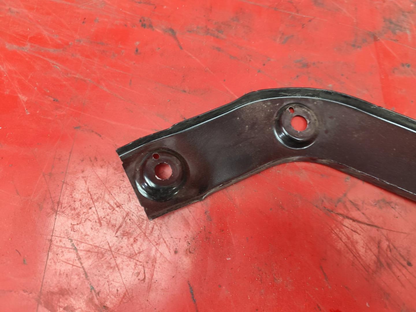 Кронштейн крепежный вспомогательный (разного назначения)