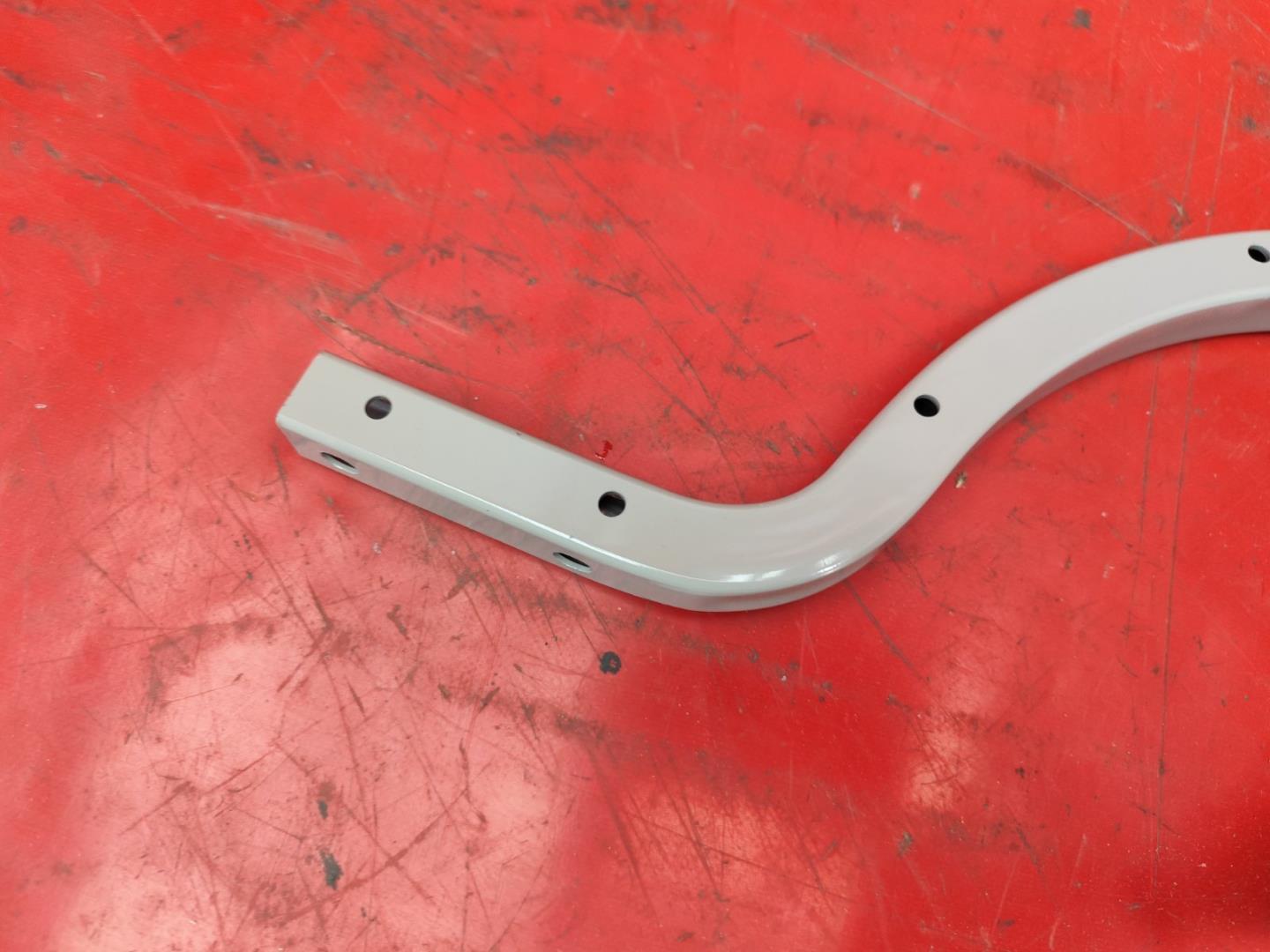 Петля крышки багажника