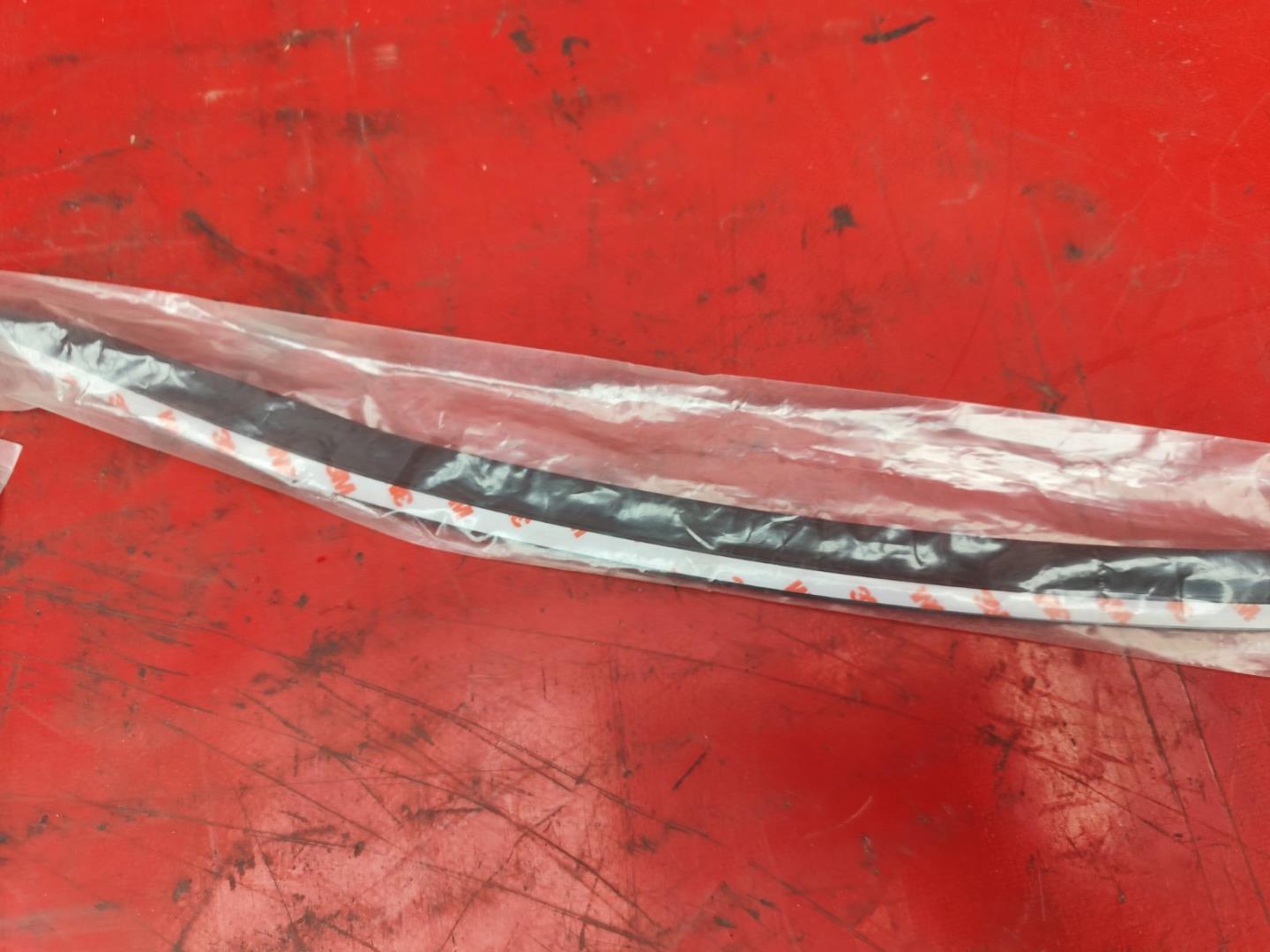 Уплотнитель стекла двери