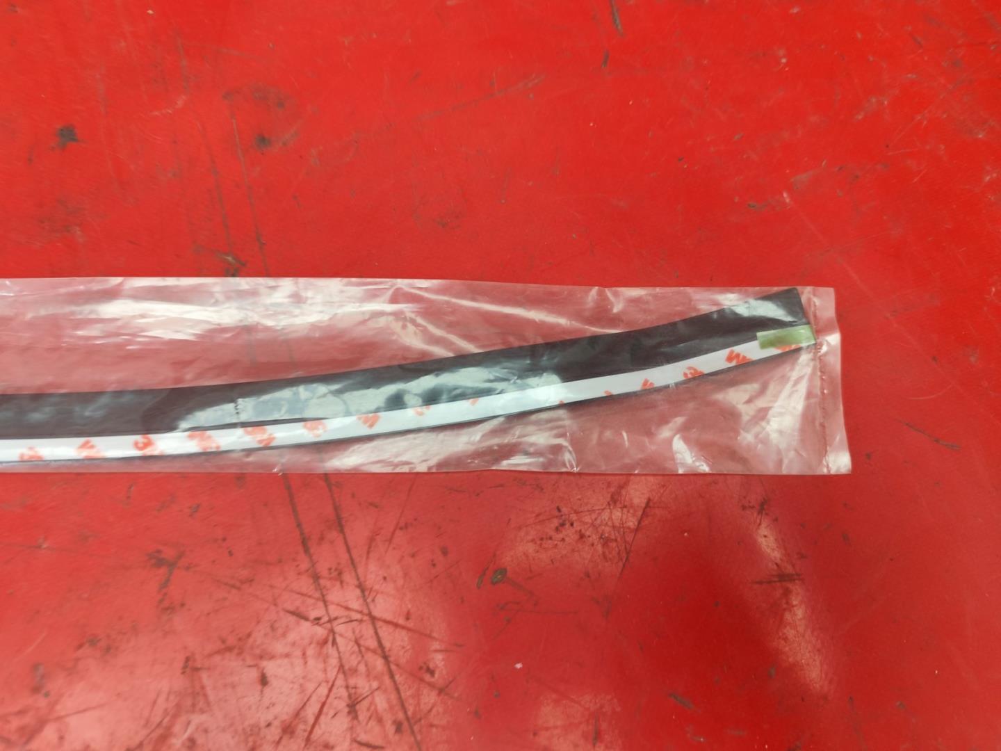 Уплотнитель стекла двери