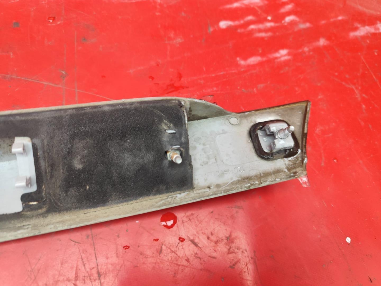 Накладка крышки багажника