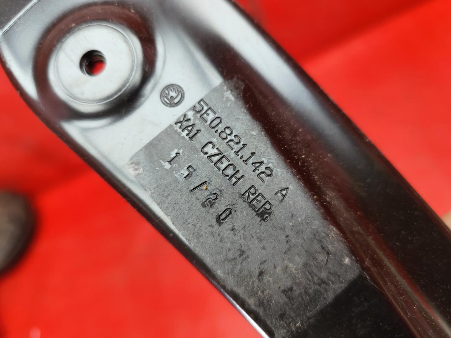 Кронштейн крепления крыла