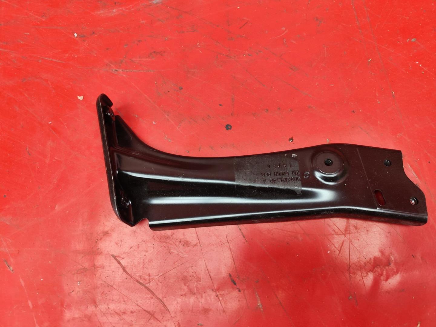 Кронштейн крепления крыла