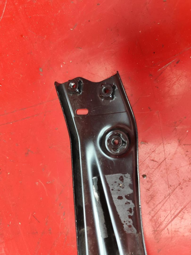 Кронштейн крепления крыла