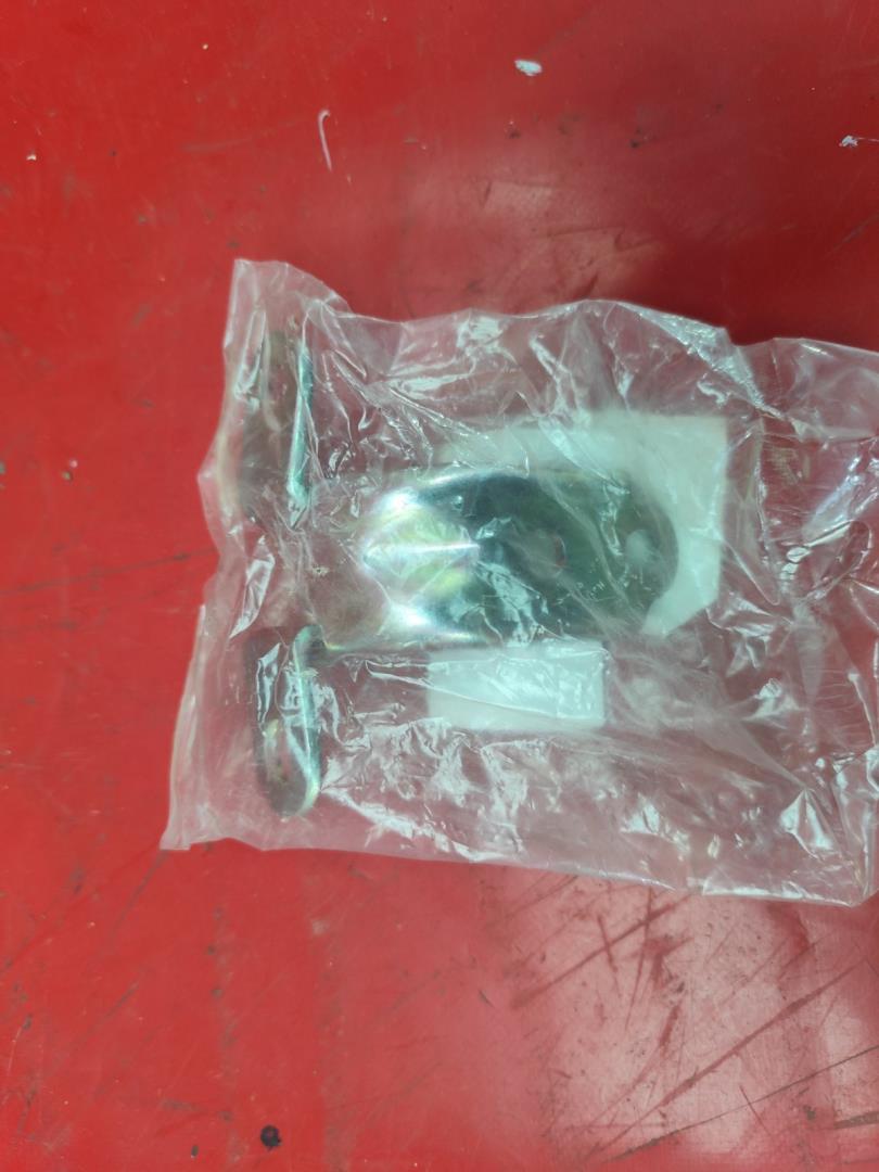 Петля двери