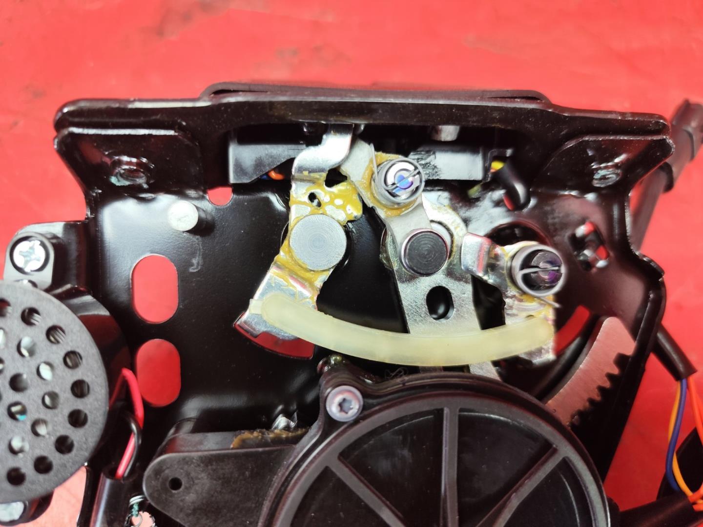 Замок багажника