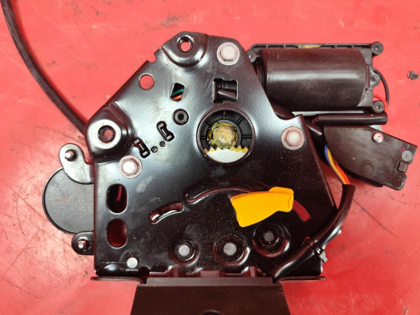 Замок багажника