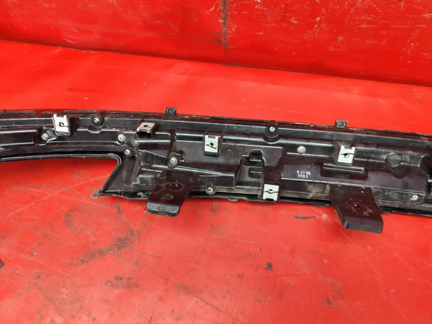 Накладка на решетку радиатора