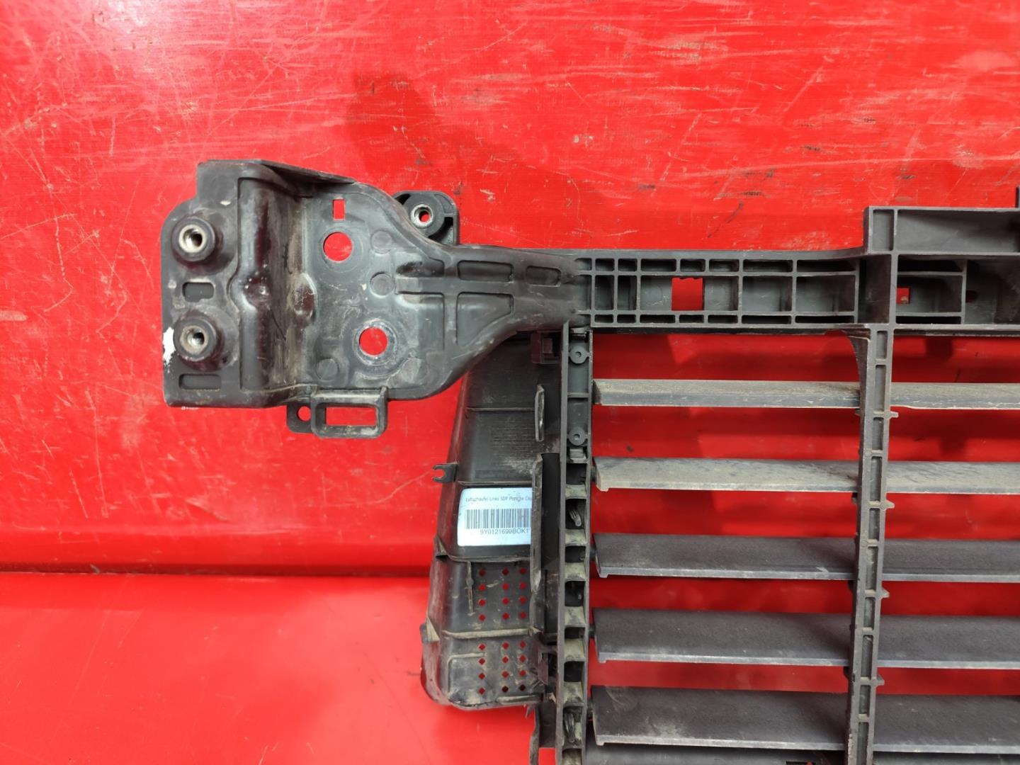 Жалюзи (воздуховод) бампера переднего