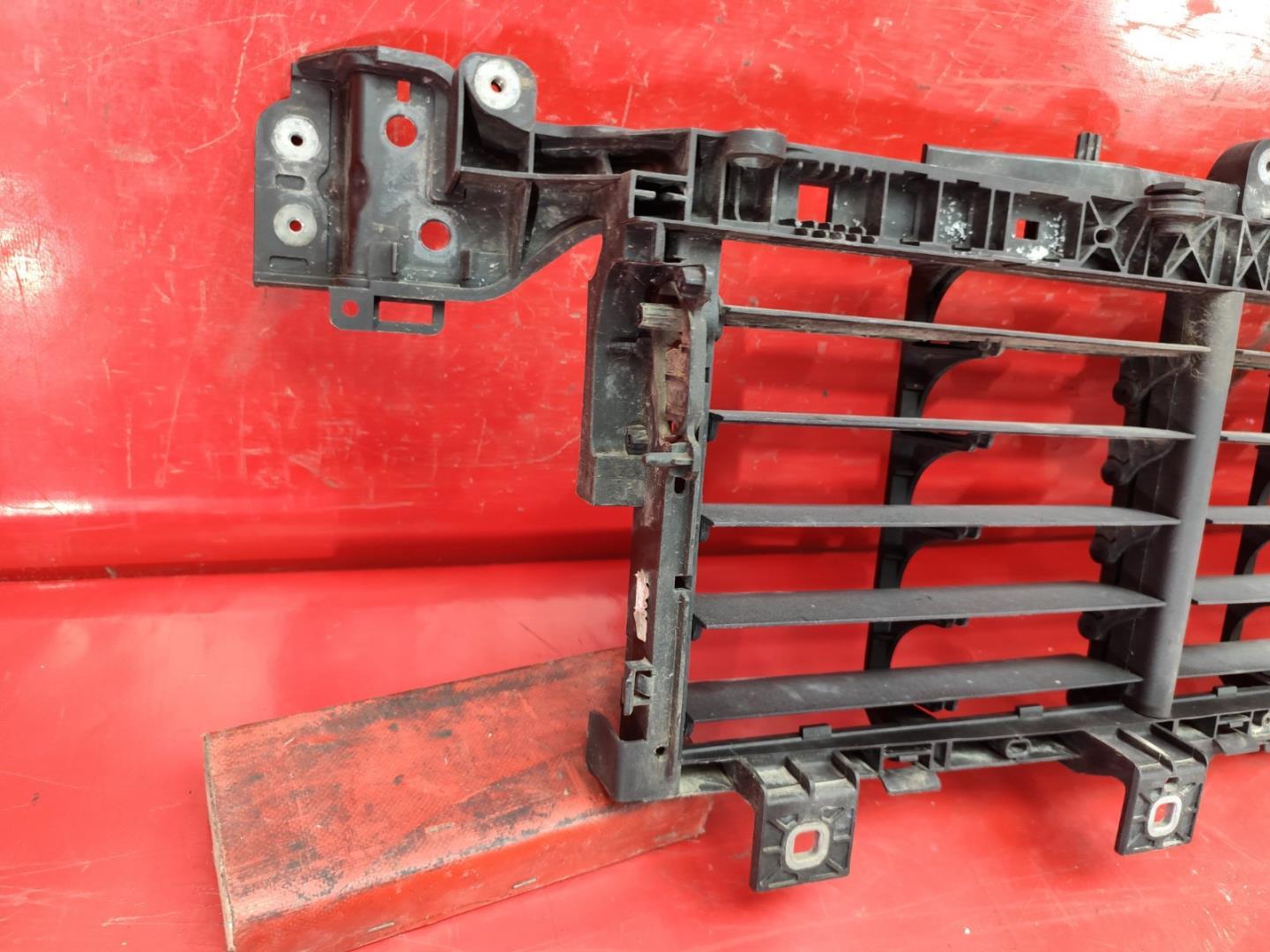 Жалюзи (воздуховод) бампера переднего