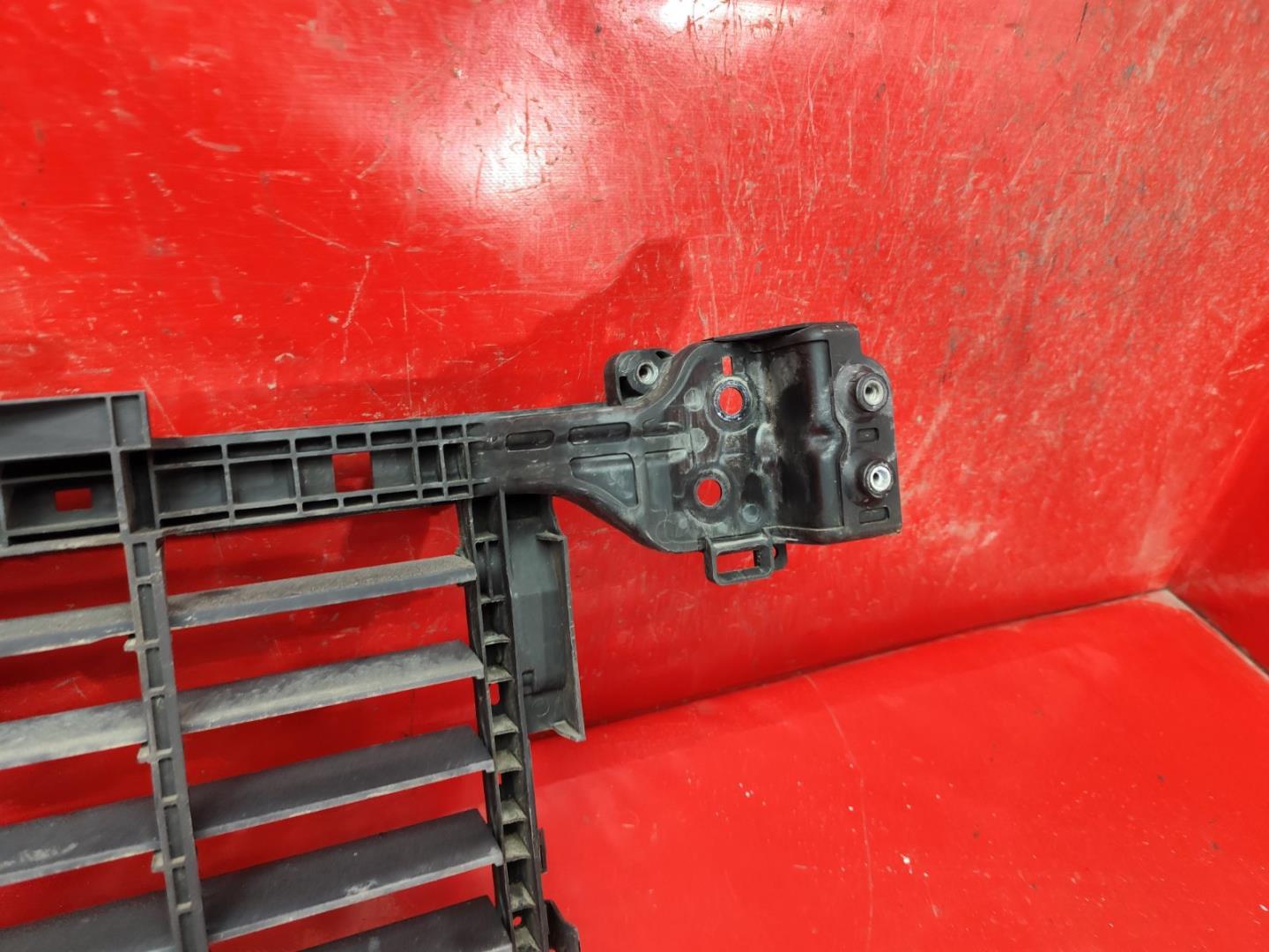 Жалюзи (воздуховод) бампера переднего