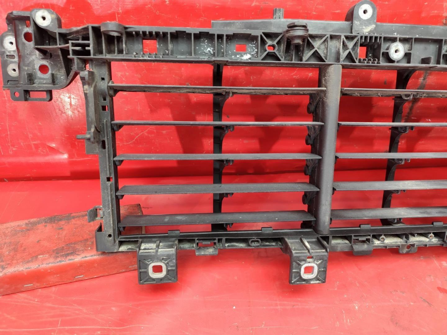 Жалюзи (воздуховод) бампера переднего