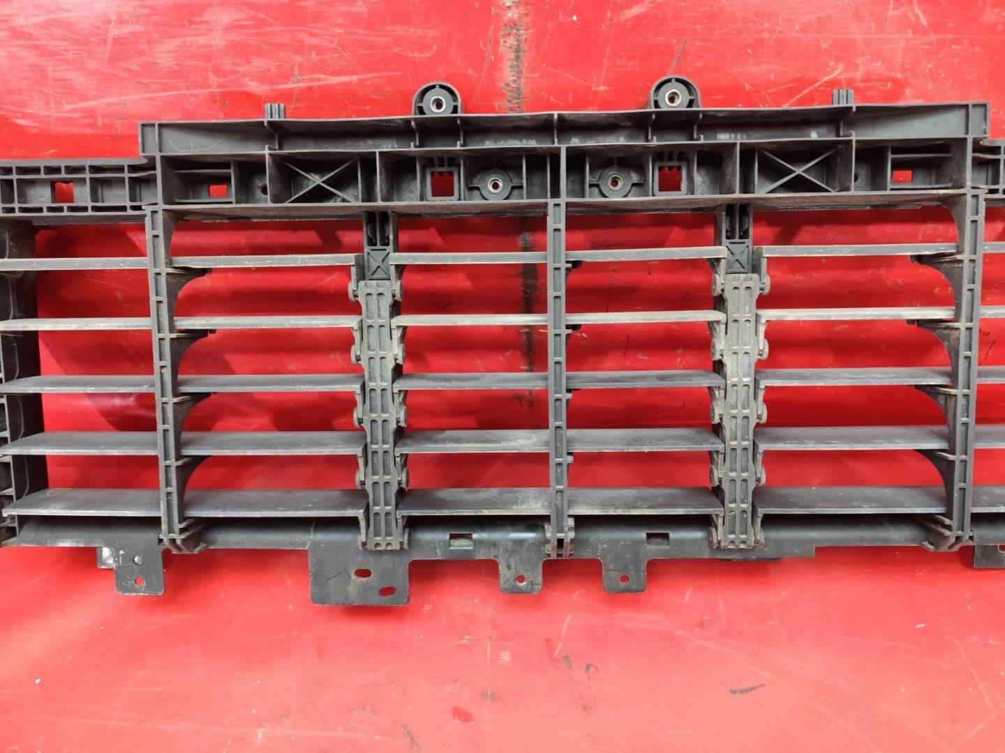 Жалюзи (воздуховод) бампера переднего