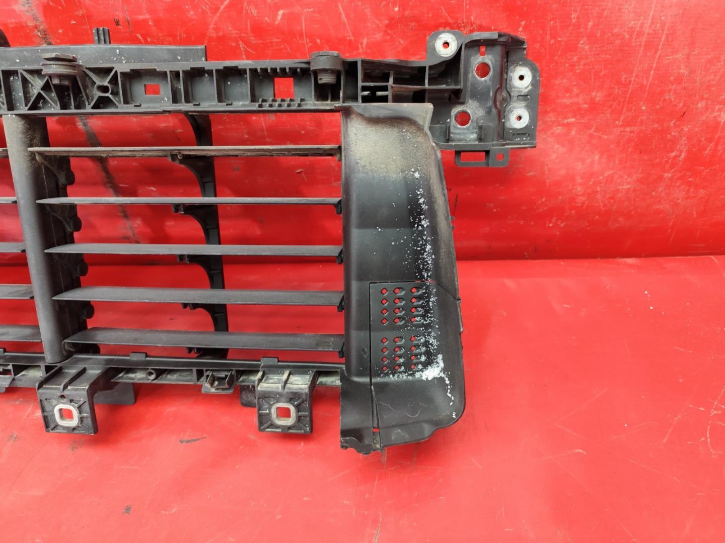 Жалюзи (воздуховод) бампера переднего