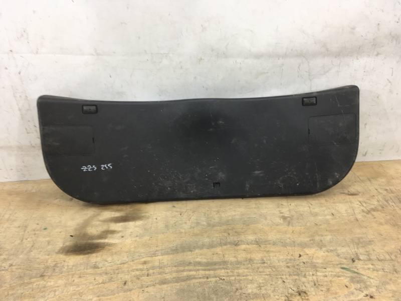 Обшивка багажника