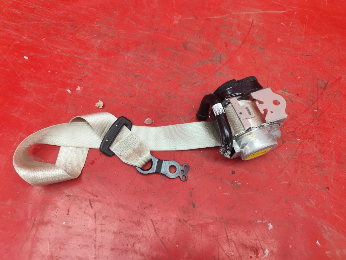 Ремень безопасности