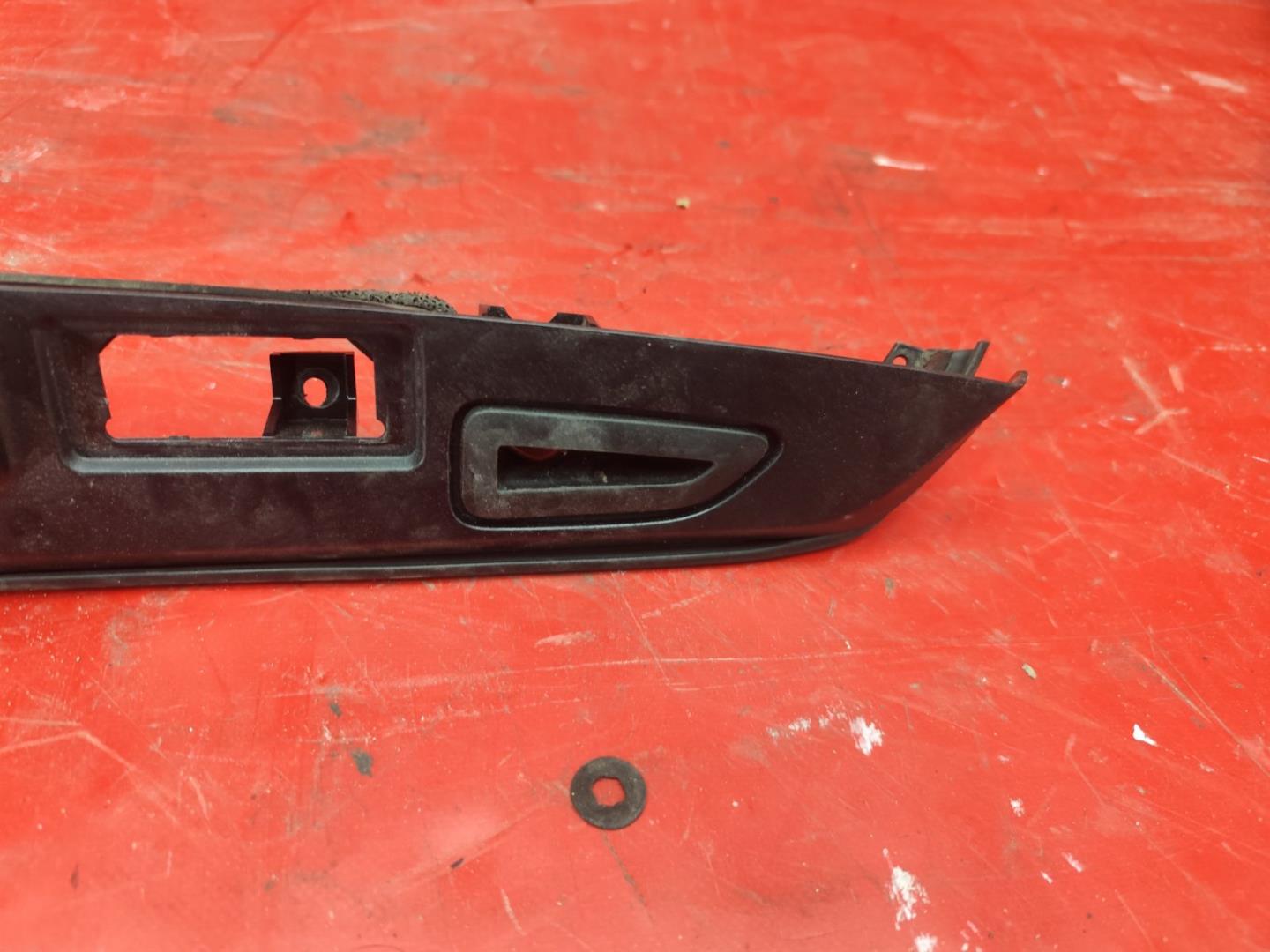 Накладка крышки багажника