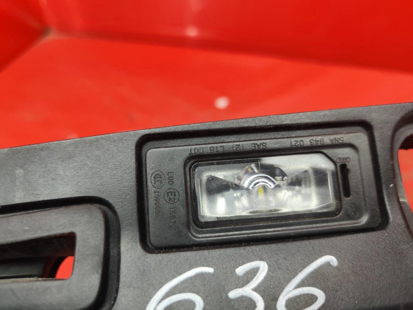 Накладка крышки багажника