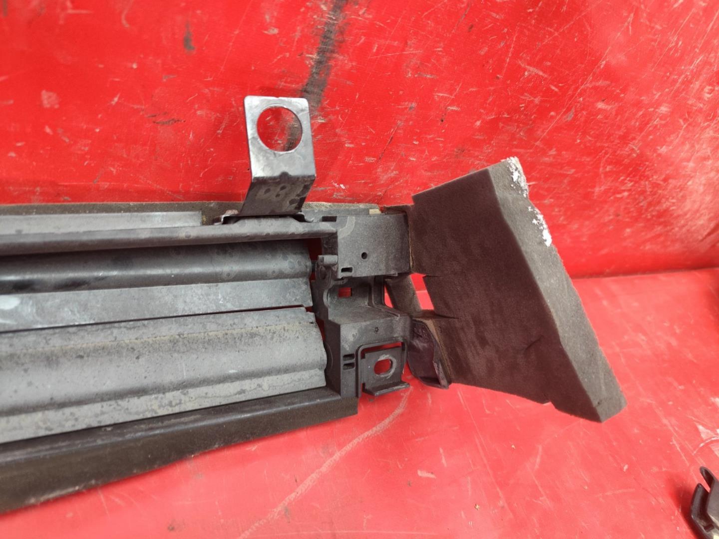 Жалюзи (воздуховод) бампера переднего