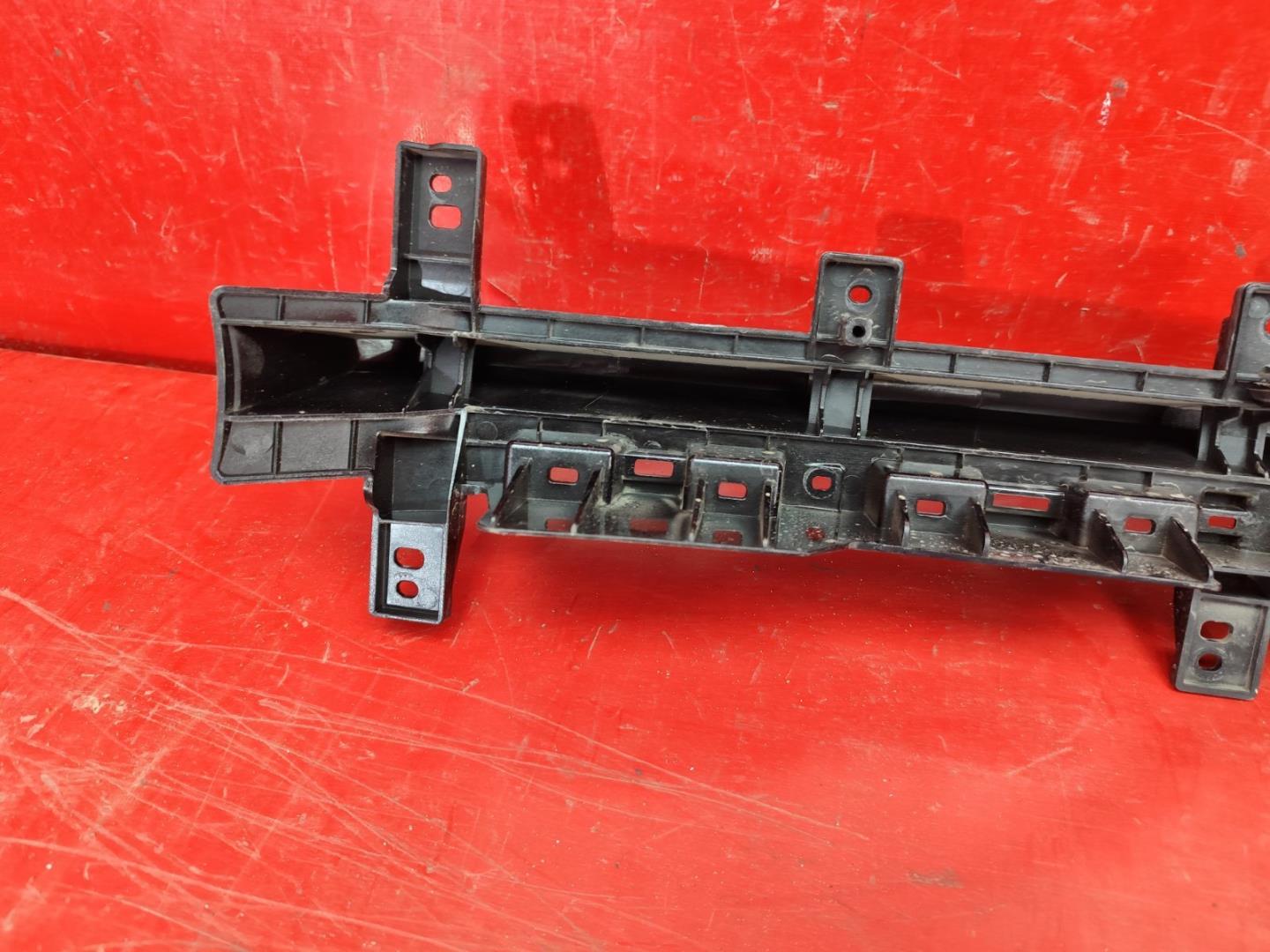 Накладка на решетку радиатора