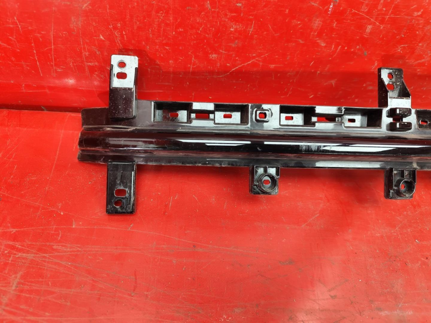 Накладка на решетку радиатора