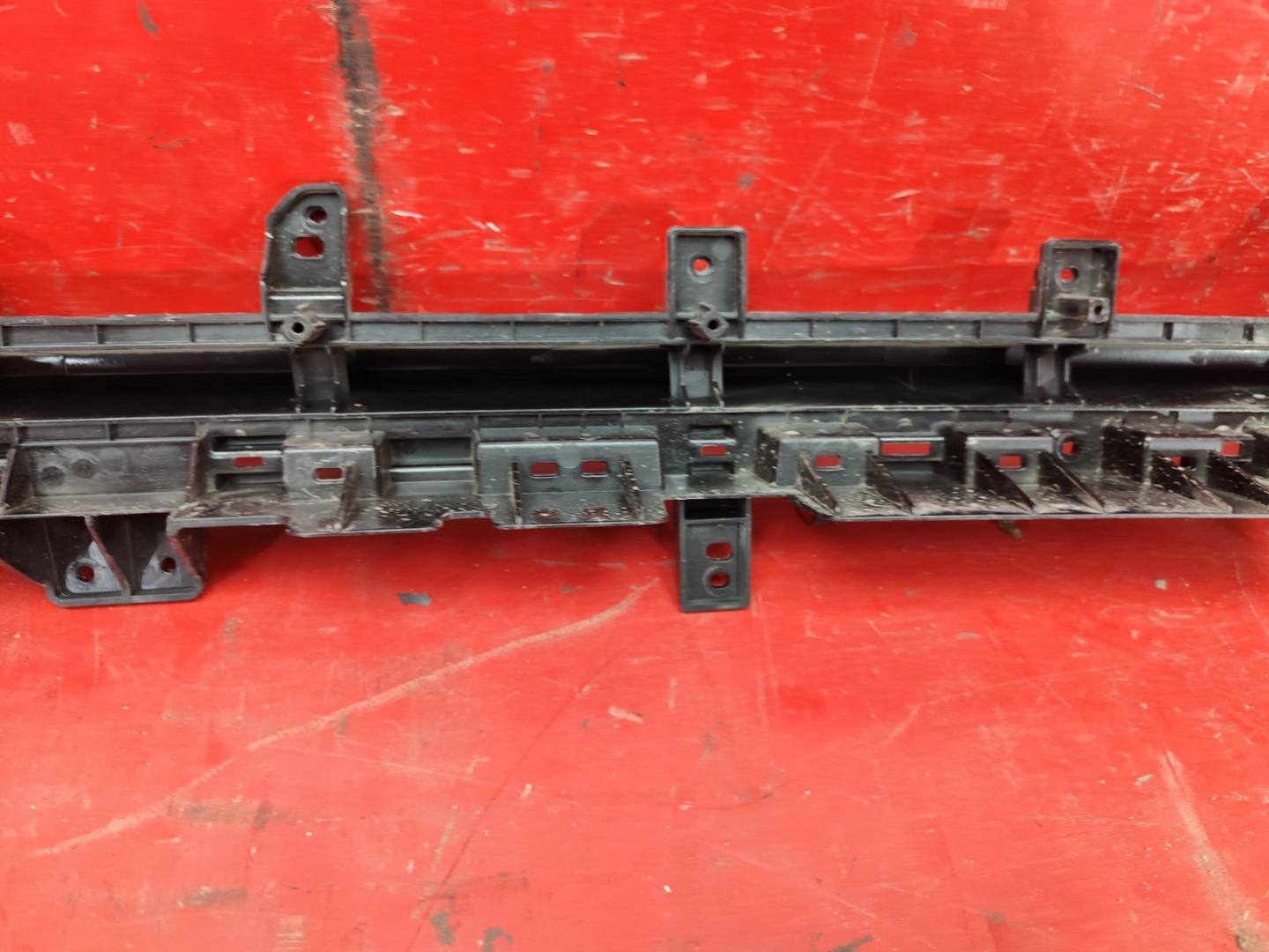 Накладка на решетку радиатора