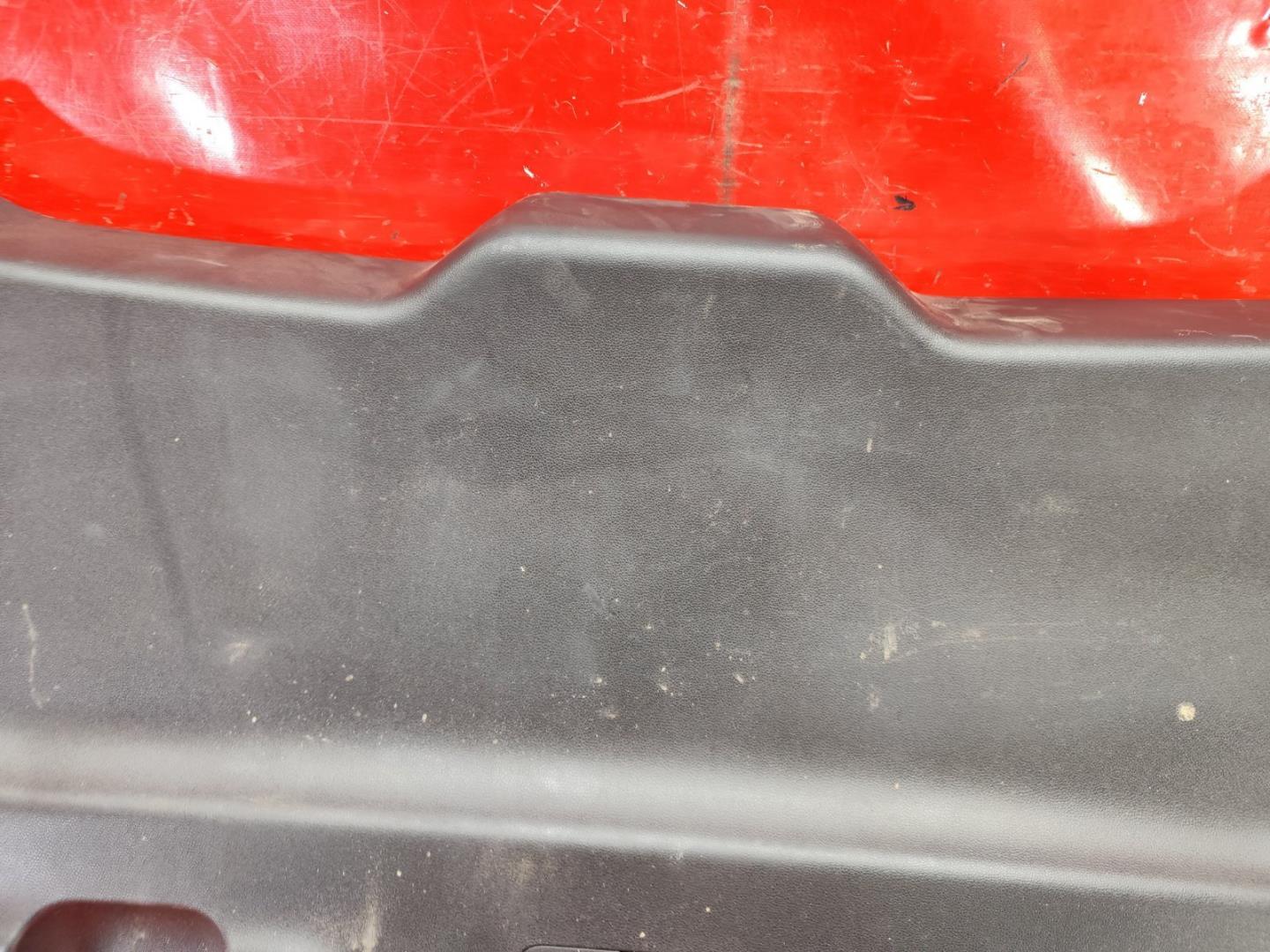 Обшивка крышки багажника