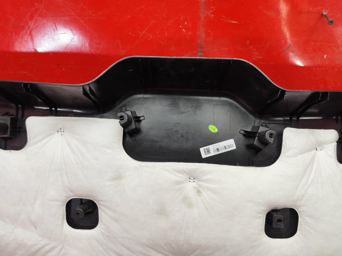 Обшивка крышки багажника